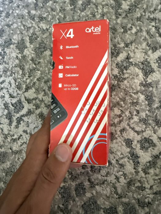 Кнопочный телефон Artel x4