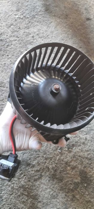 Ventilator habitaclu aeroterma BMW F40 F44 F45 F46 F48 F39 cod 9297752