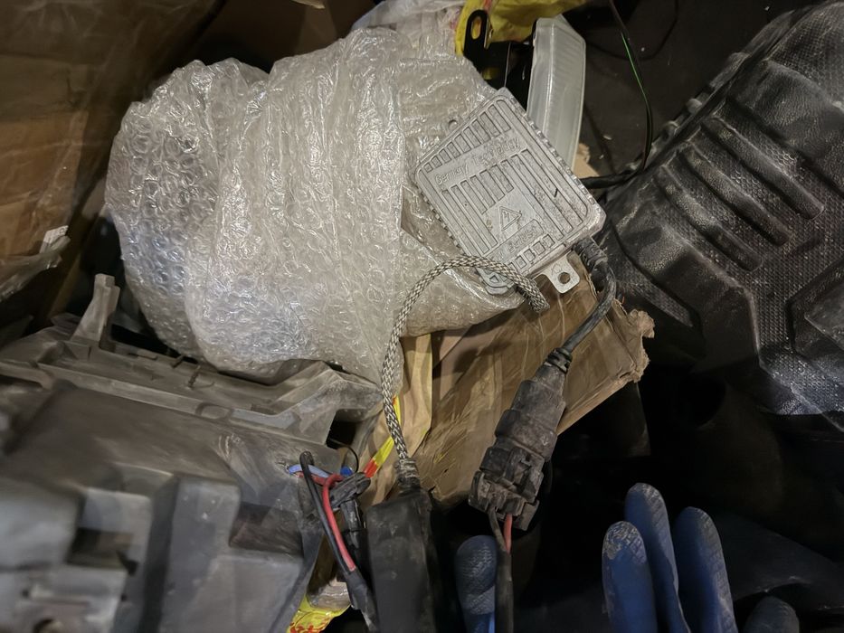 Би лэд лупа на мерсе стоял