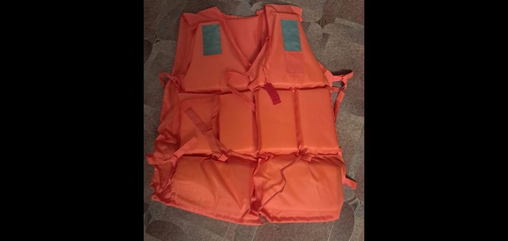 Жилет спасательный