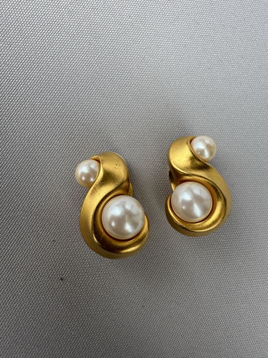 Cercei Givenchy-Paris-New York