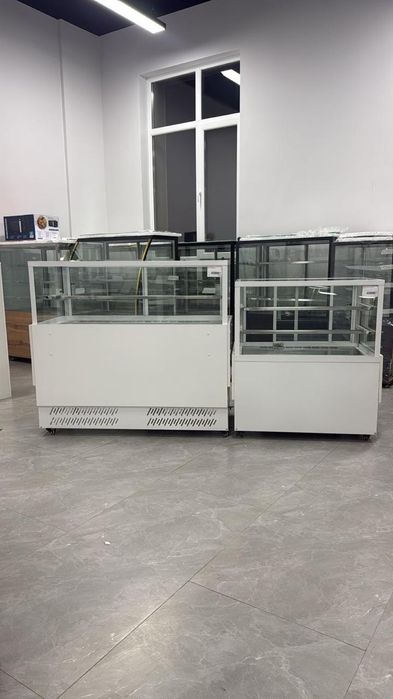 Витринный холодильник