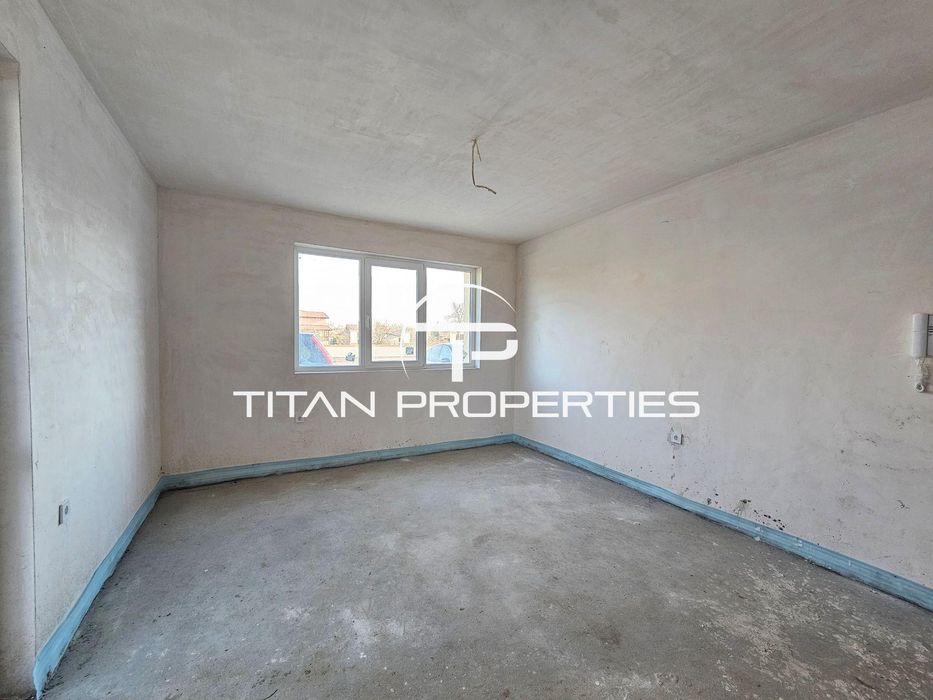 Двустаен апартамент в района на Коматевски възел