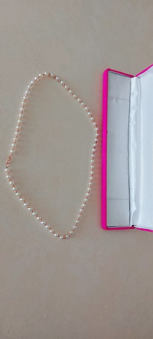 Нить жемчуга с золотом . 50 см