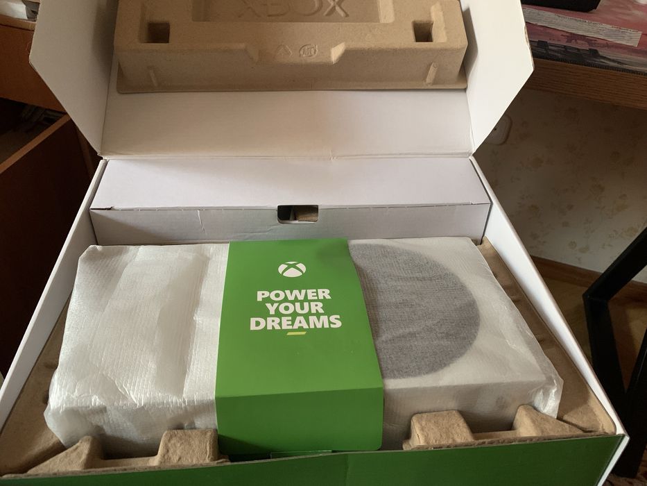 Продам xbox series s Б/У