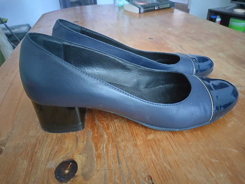 Продавам обувки и сандали