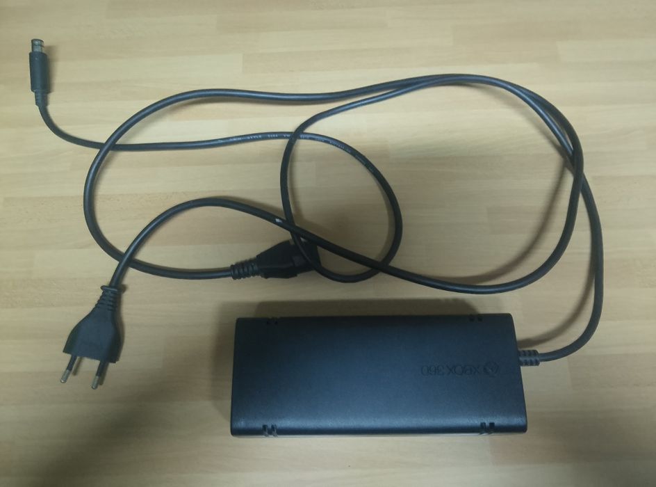 Xbox 360 controler cu joc grand theft auto 5