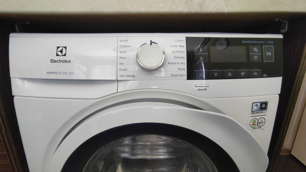 Пералня Electrolux PerfectCare 600