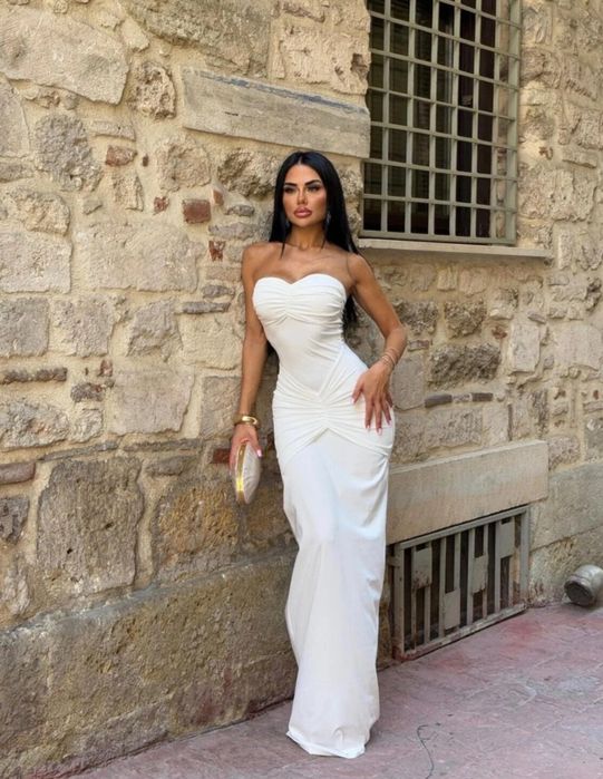 Дълга рокля по тялото