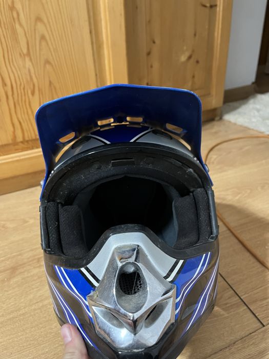 Продавам кросова каска