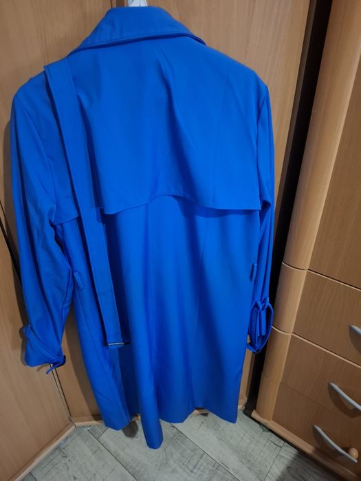 Продается.  плащ