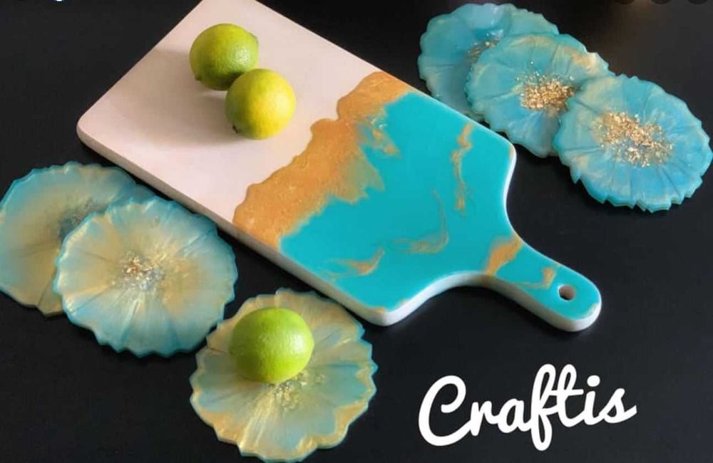 Set tocator cu suport pahare si platouri etajate din rasina epoxidica