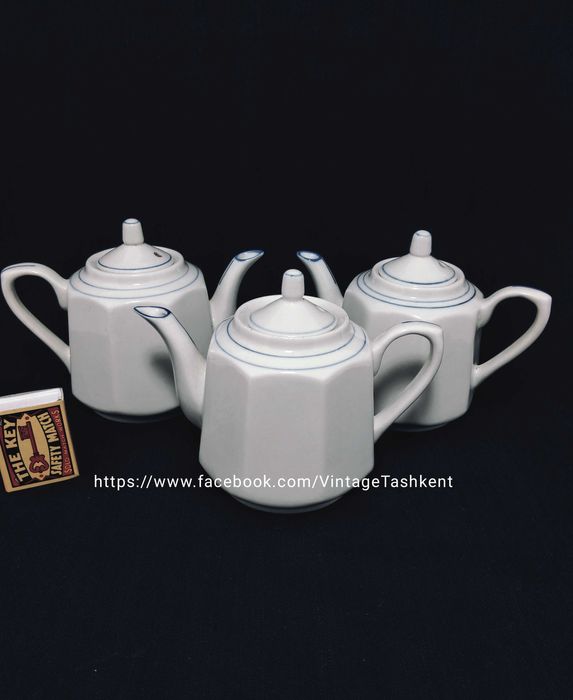 Фарфоровые небольшие чайники