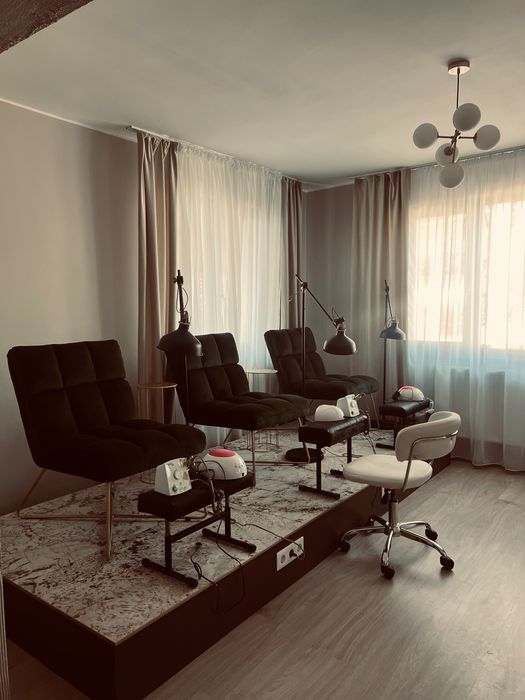 Salon de vânzare/ afacere la cheie