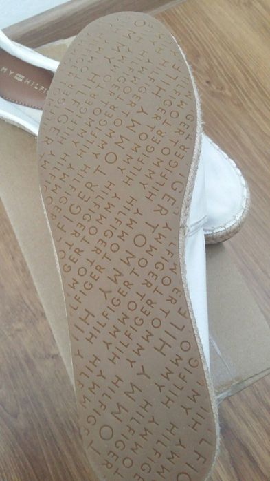 Женски еспадрили на Tommy Hilfiger