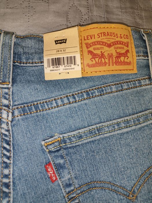 Новые женские джинсы Levi's 724 размер W28 L32