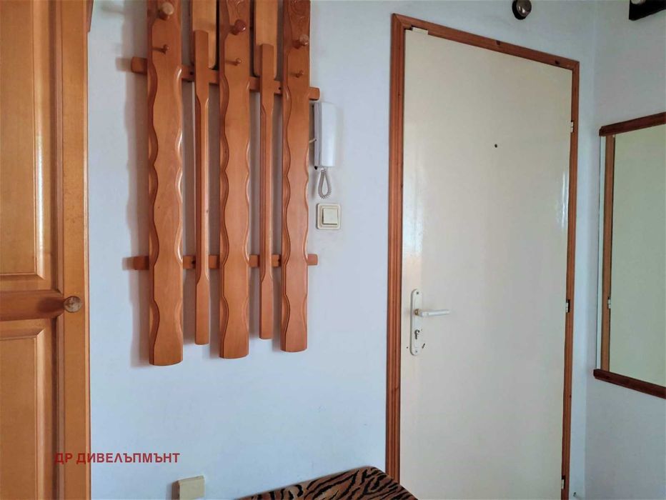 Дава се под наем Двустаен апартамент в Бургас, Лазур - 65 кв.м за 333 € - Снимка #13