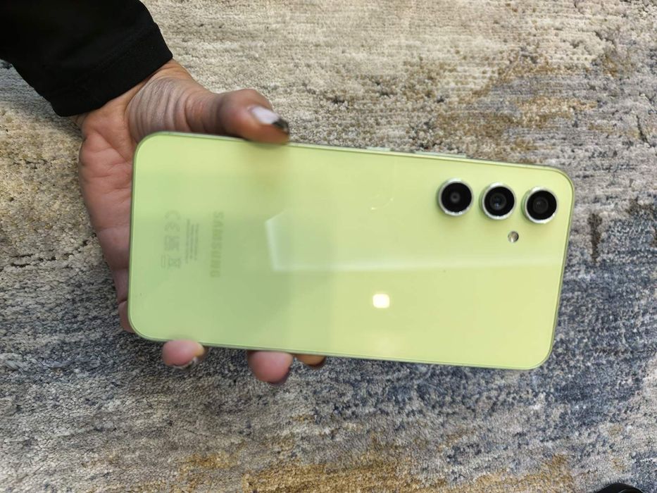 Samsung A54 5G телефон