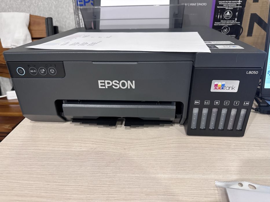 Epson l8050 цветной принтер