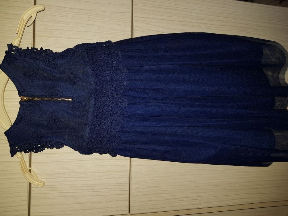 Официални и дълги рокли  с тюл