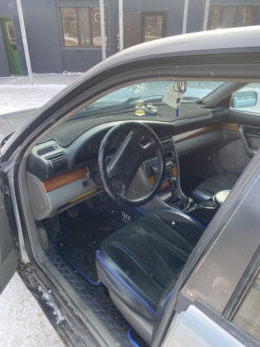 Поодам короля трассы