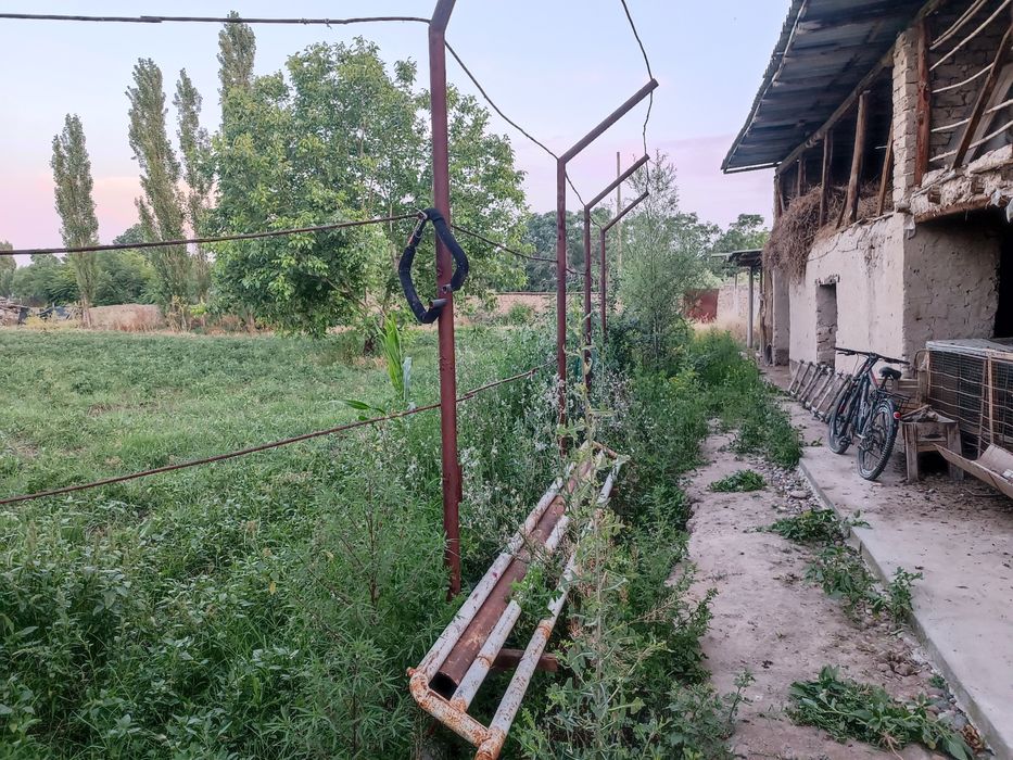 uchastka sotiladi