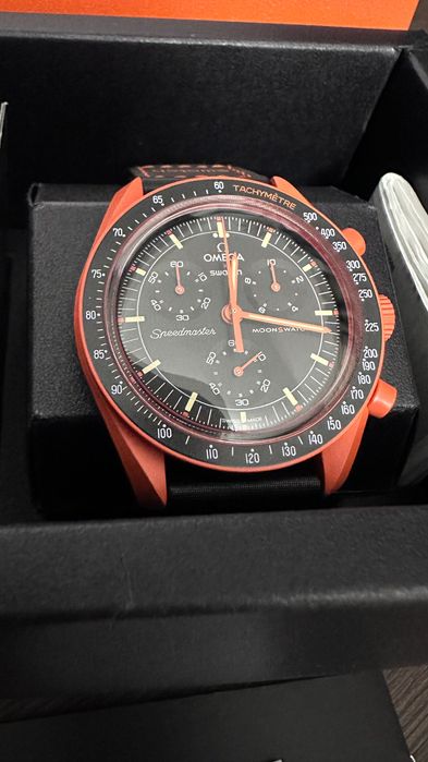 Omega x Swatch - Mission on Earth : Lava