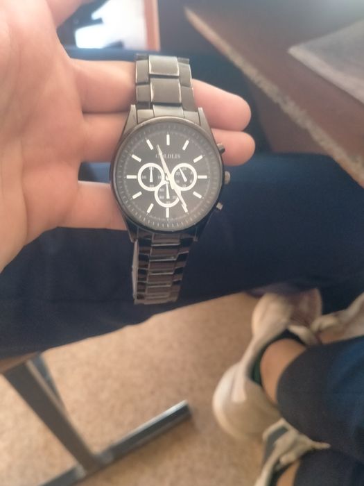 Прадается чесы..