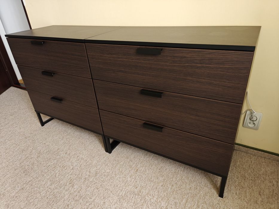 Dulap cu 2 uși glisante și 4 sertare + Comodă cu 3 sertare