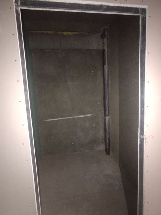 1 хоналик новостройка сотилади!!! Янгийул центирда.