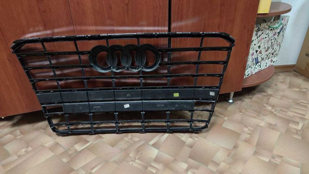 Оригинална решетка за Ауди А8 D4(Д4) Матрикс Фейс 13-17 г. 4H0853651AL