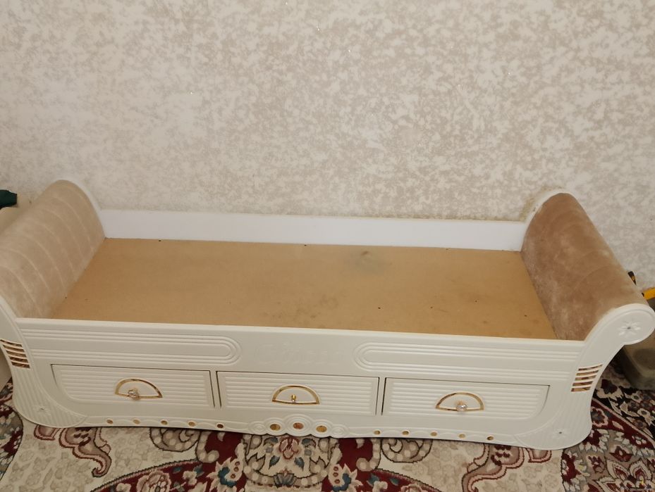 Detiskiy divan chikko sotiladi