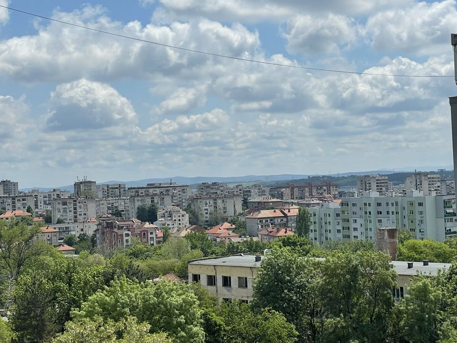 (Санира се) Четиристаен Тухлен Апартамент До Кенана 93кв