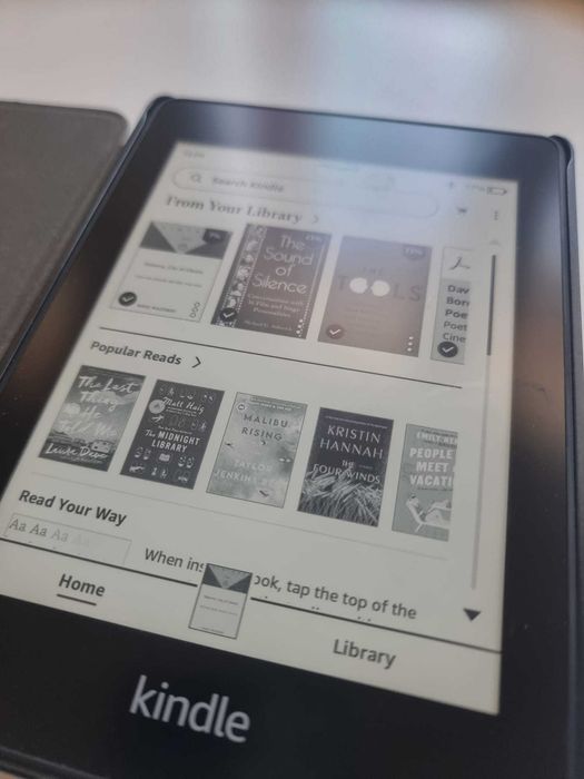 Amazon Kindle Paperwhite 10th Gen, 32 GB, Wi-Fi