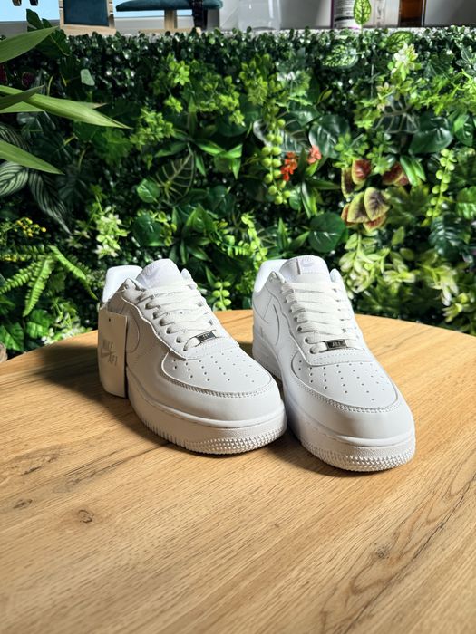 Adidasi Nike Air Force 1 Low