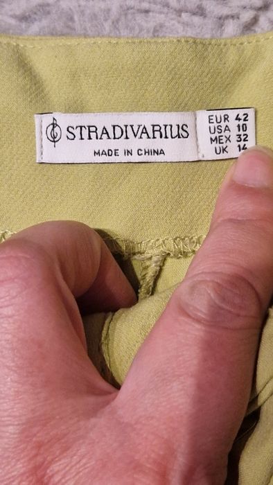 Pantaloni Stradivarius mărimea 42, talie înaltă