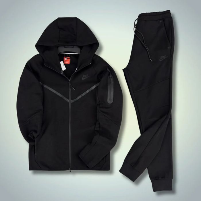 Оригинален Nike tech fleece екип M Черен/ Горнище + долнище