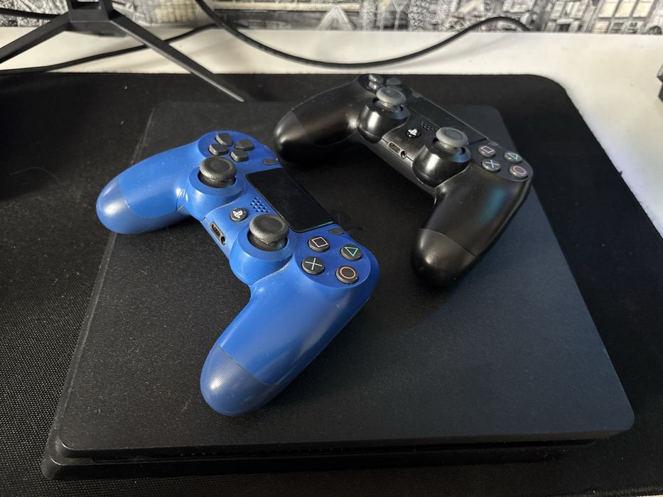 продам playstation 4 slim