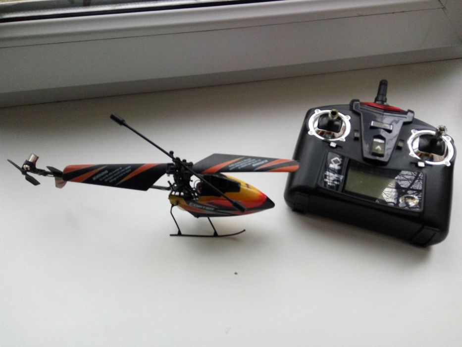 Продам вертолетик V911