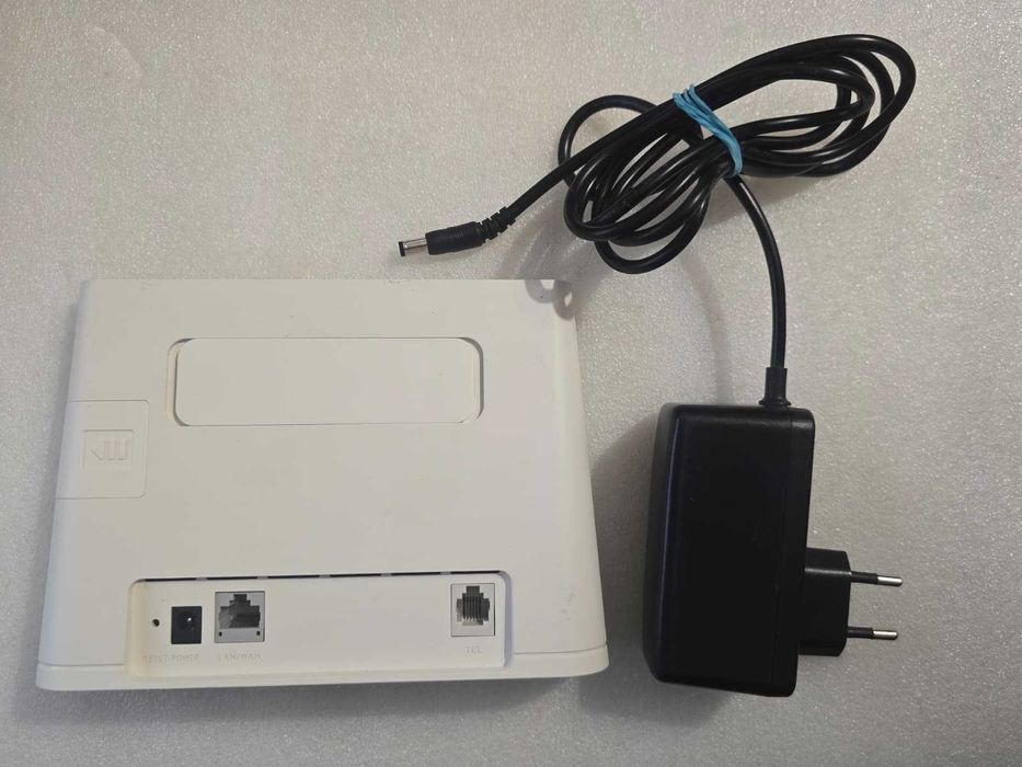 Router Wireleless Huawei B311-221, SIM LTE, 4G, 150 Mbps - poze reale