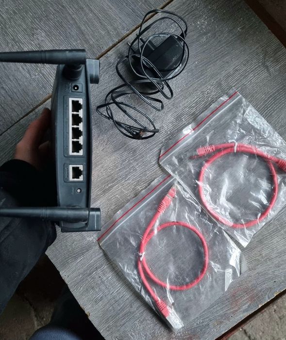 Router Linksys by Cisco WRT54GL – funcțional, clasic & stabil + acceso