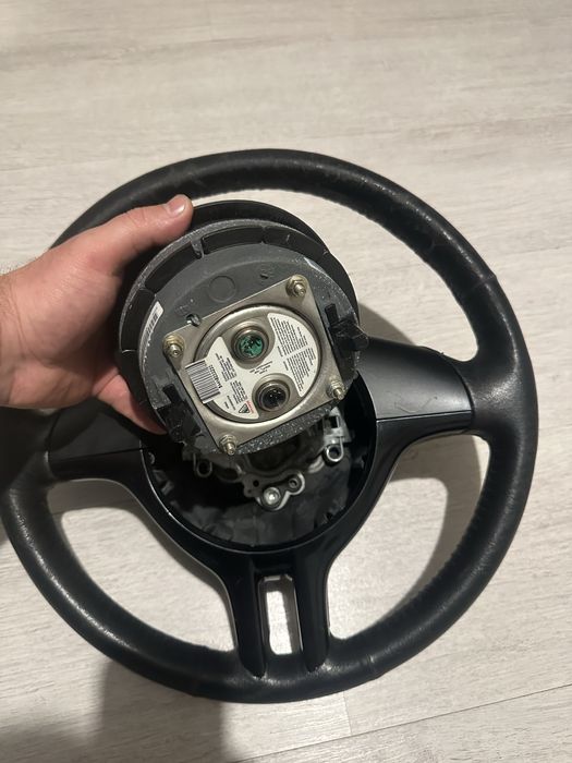 Продам спорт руль на бмв е46 е39 е36
