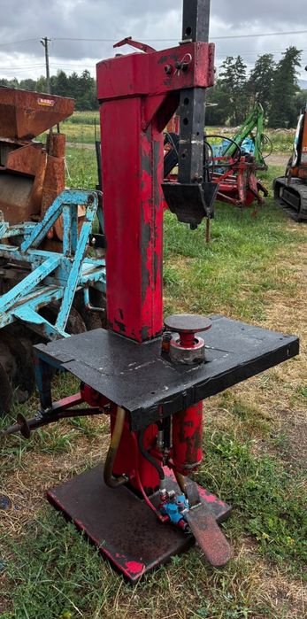 Crapatoare de lemne dupa tractor