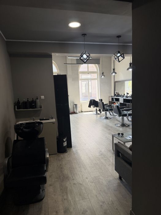 Inchiriez post de lucru PFA/SRL Frizerie / Barbershop