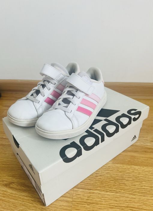 Adidasi fete marime 29, Adidas