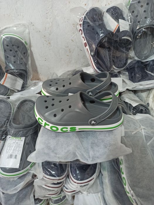 Продаю кроксы оптом и в розницу.