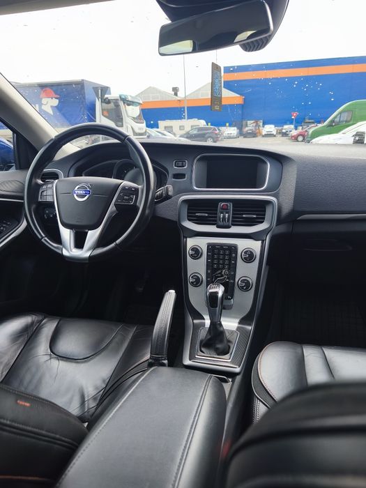 VOLVO V40 2015 — imagine 2