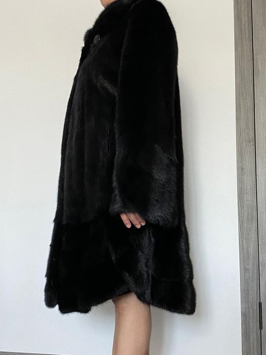 Продам норковую шубу. почти новая