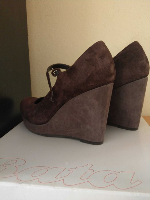 Pantofi Bata cu platforma, piele intoarsa 35