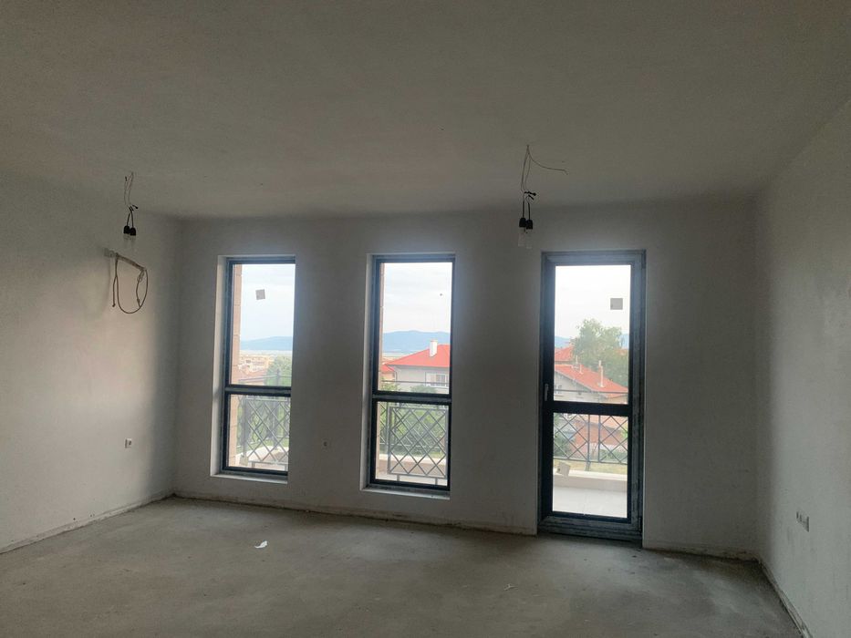 Продава се Двустаен апартамент в Карлово - 67 кв.м за 1453 €/кв.м - Снимка #1